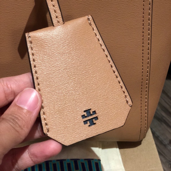 [sold] Tory Burch Parker Leather Tote - Picture 5 of 6